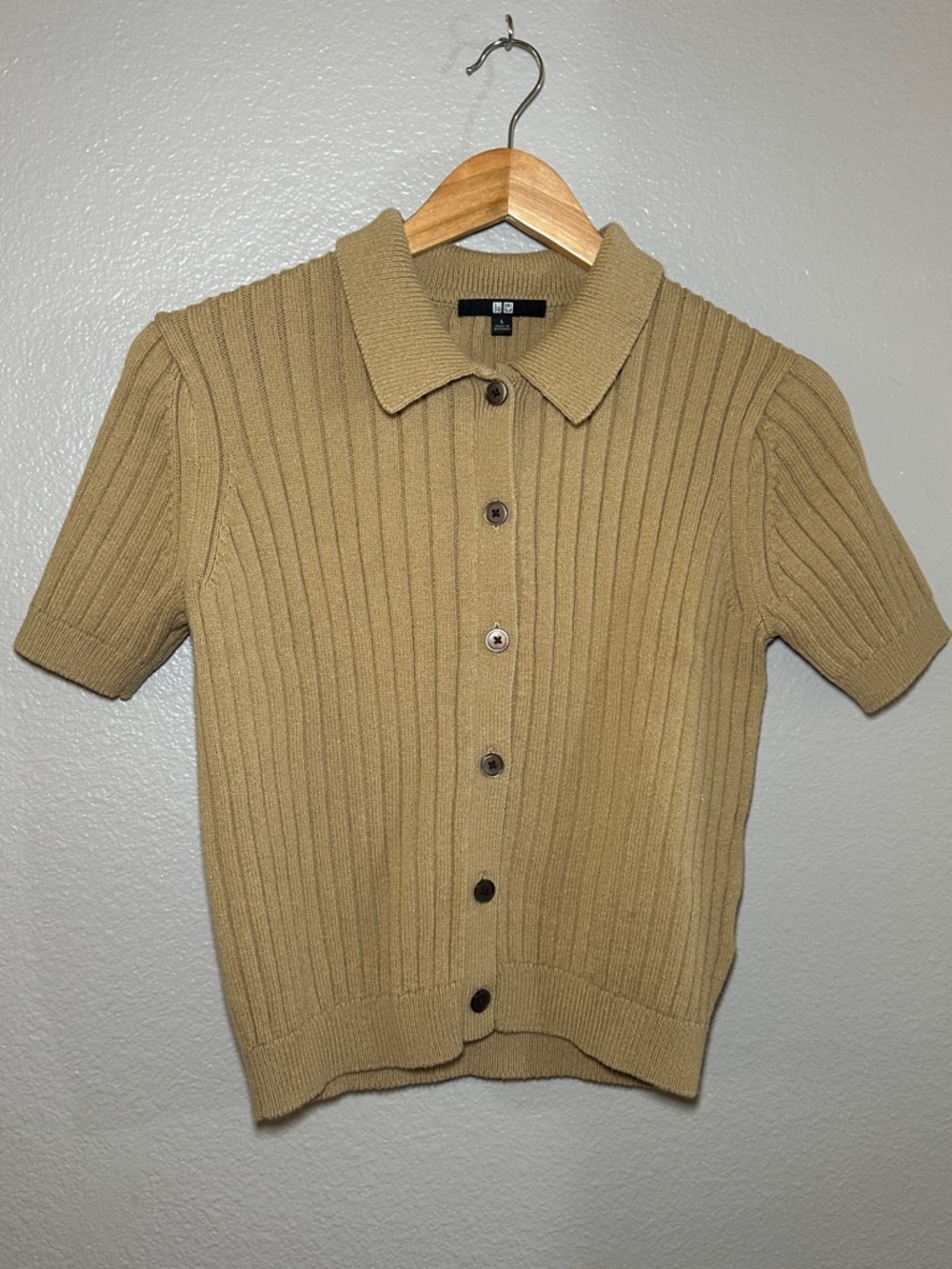 Uniqlo Ribbed Short-Sleeve Button Polo in Tan